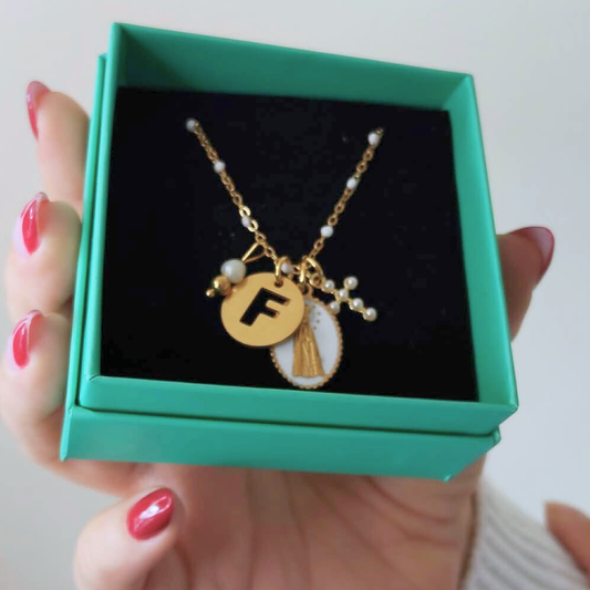 COLAR NOSSA SENHORA DE FATIMA C/LETRA COLAR NOSSA SENHORA DE FATIMA C/LETRA