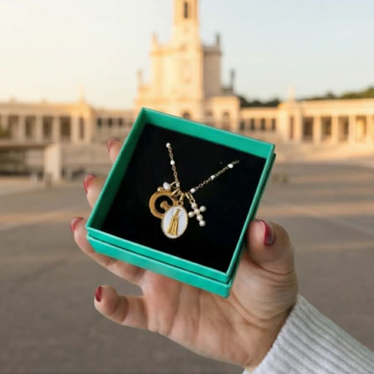 COLAR NOSSA SENHORA DE FATIMA C/LETRA